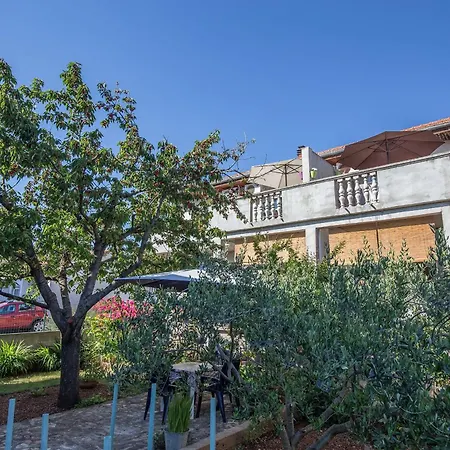 Apartamento Ruhiges Mit Terrasse In Strandnaehe Zadar